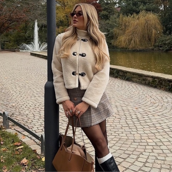 Zara FAUX FUR JACKET WITH FIREMAN CLASP - Picture 3 of 14